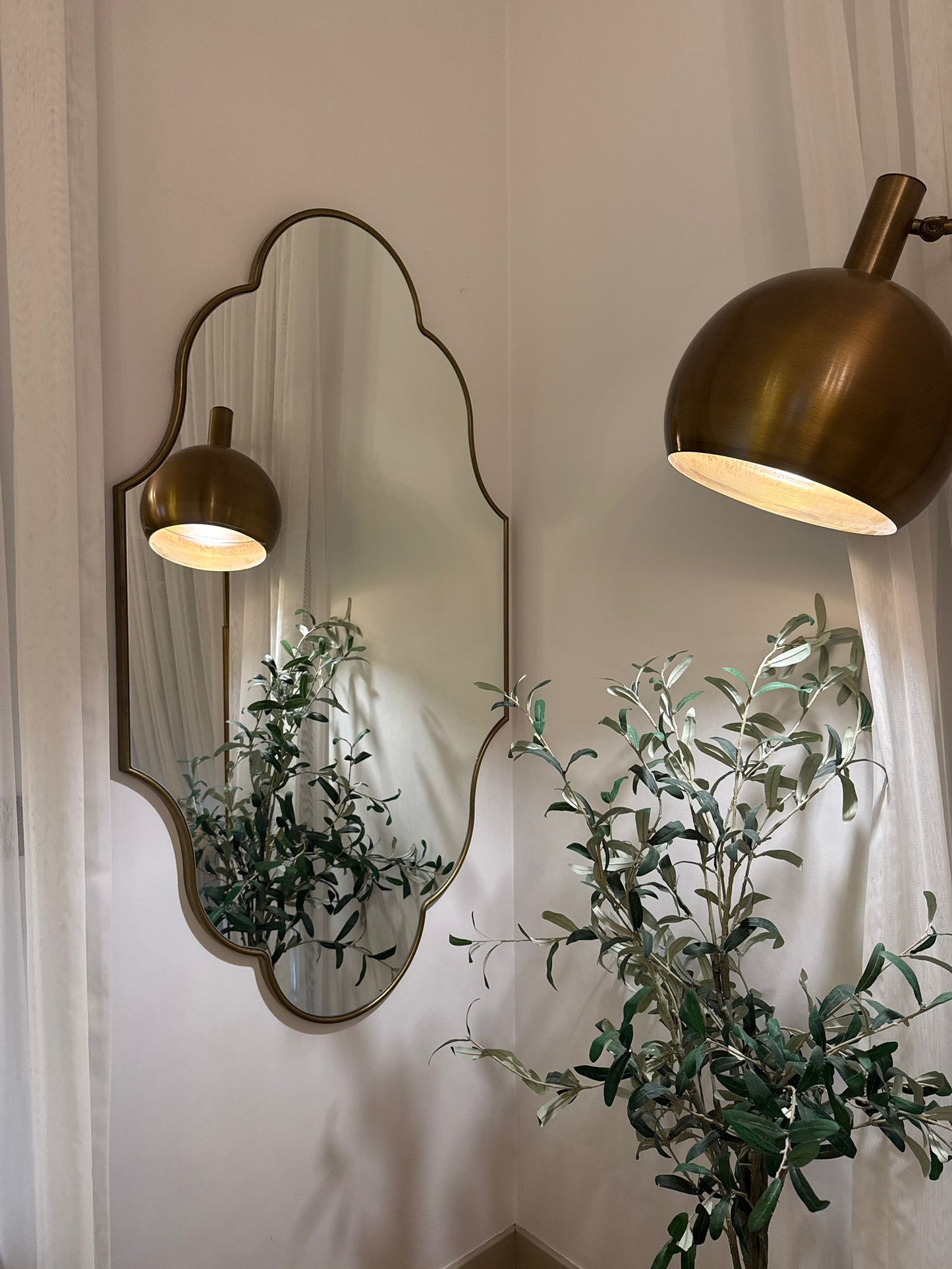 Moda Irregular Bathroom Mirror - Modern Asymmetrical Design | Alpken